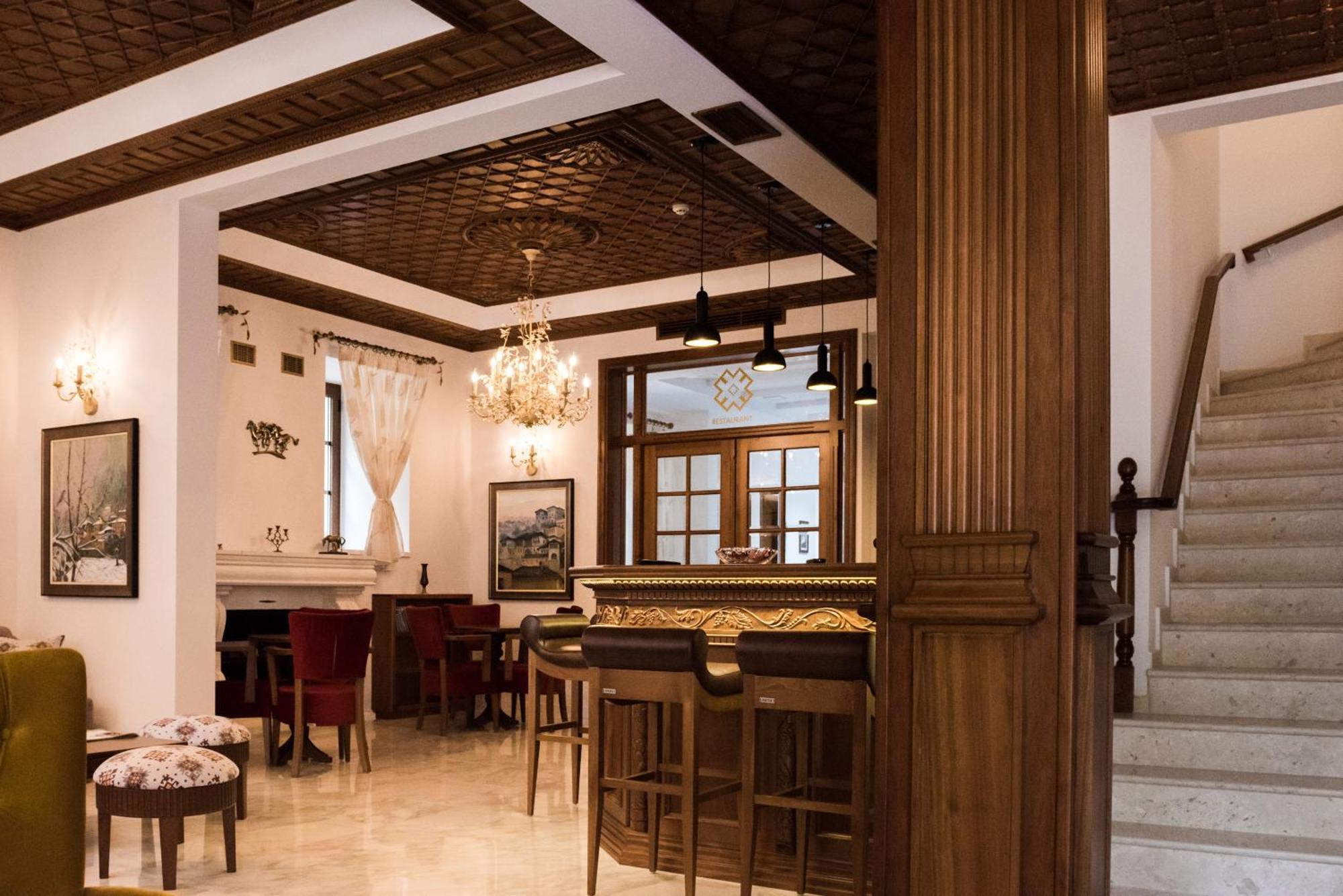 Hotel Argjiro Gjirokastër Buitenkant foto
